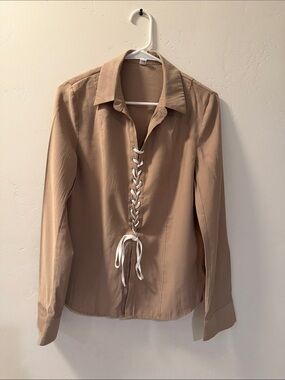 Hey Babe Long-Sleeve Collared Tie Down Shirt in Tan